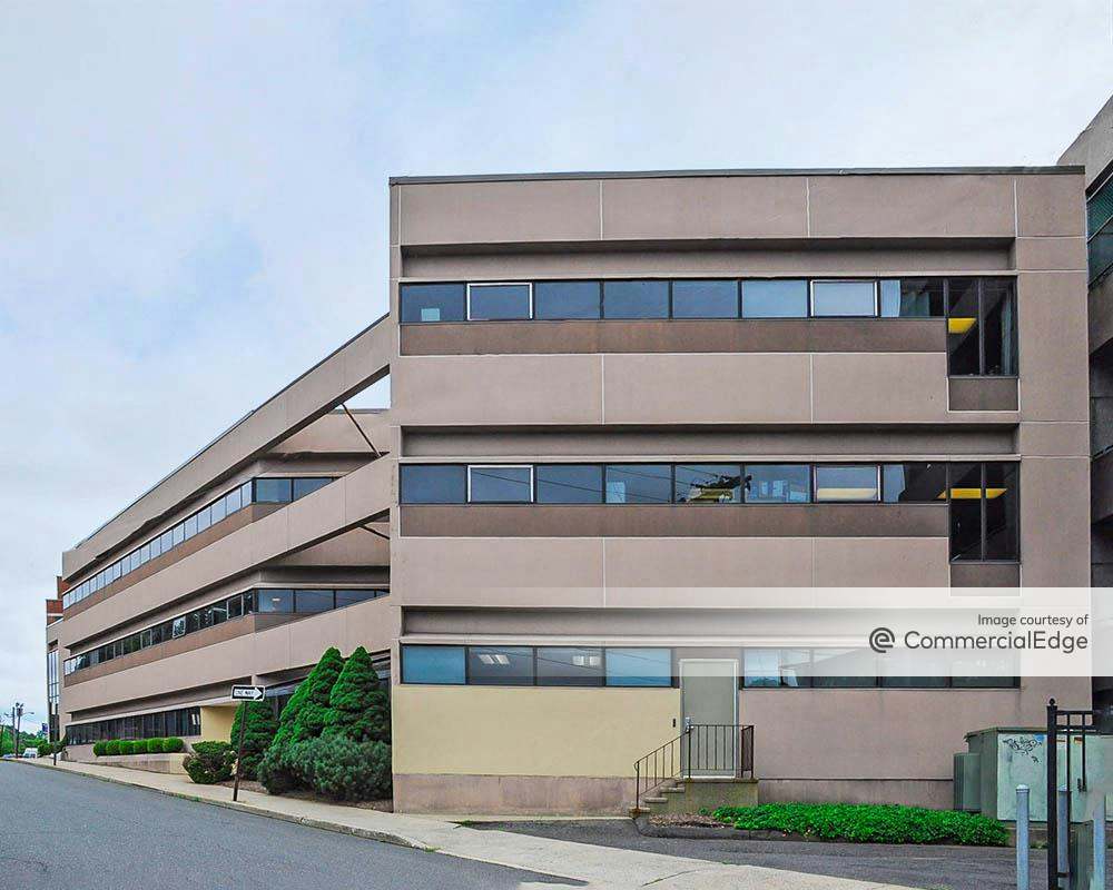 St. Mary's Hospital Medical Office Building 133 Scovill Street